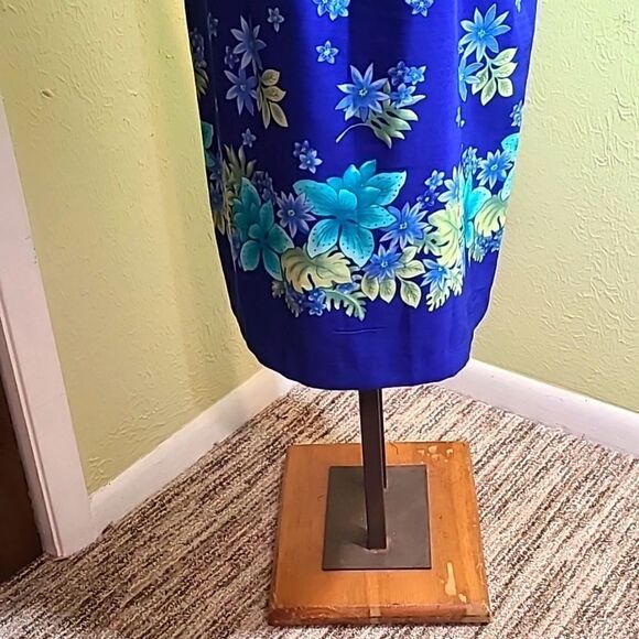 Sag Harbor Dress, Blues with Flowers, Size 16P - Picture 5 of 7